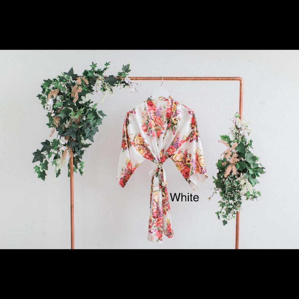 Bridal robe - Picture 2 of 2